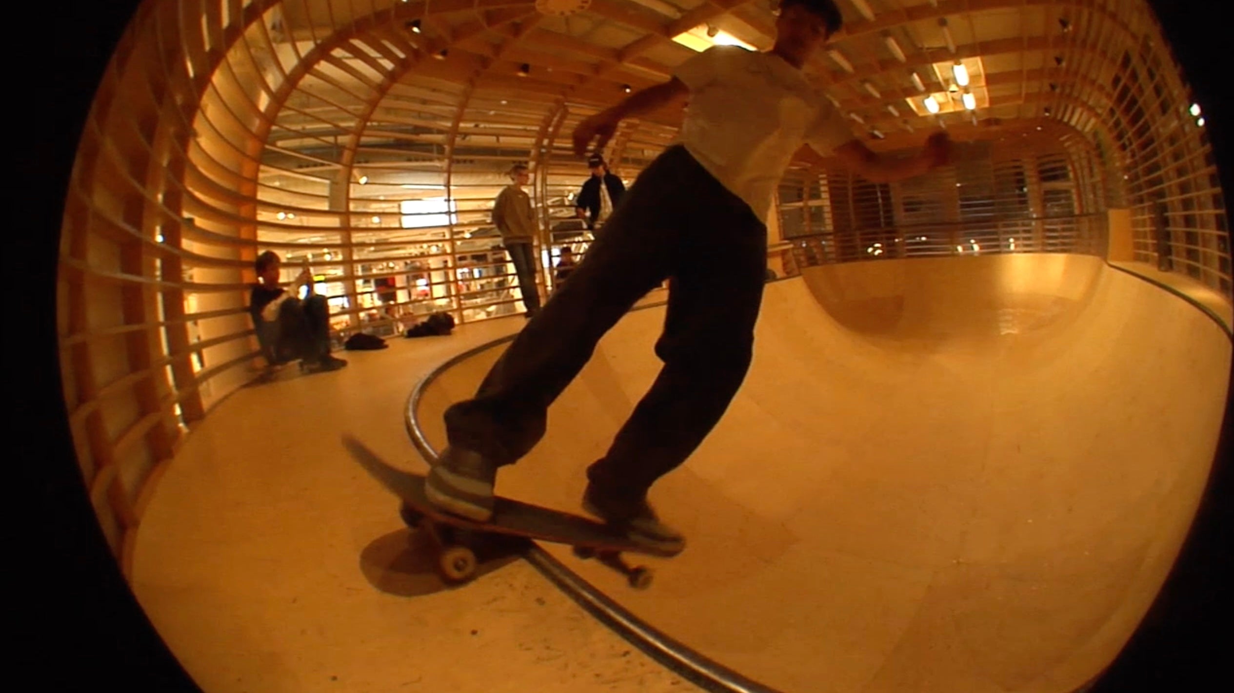 Load video: A day with Clarity - Selfridges Bowl